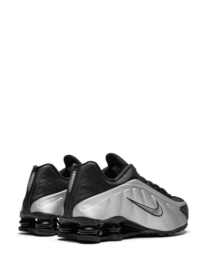 Nike Shox R4
