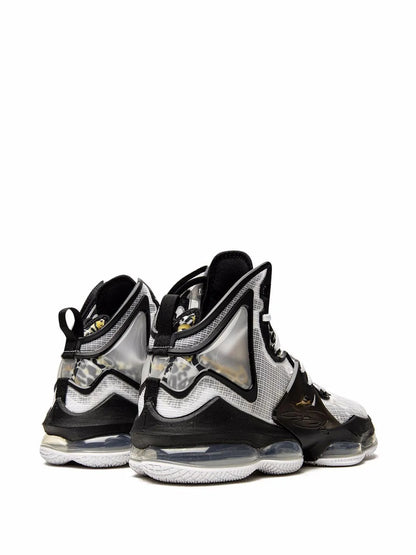 Nike Lebron 19