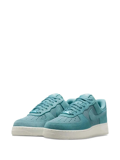Nike Air Force 1 07 Sneakers