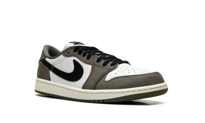 Air Jordan 1 Low "Medium Olive" HQ6998 200